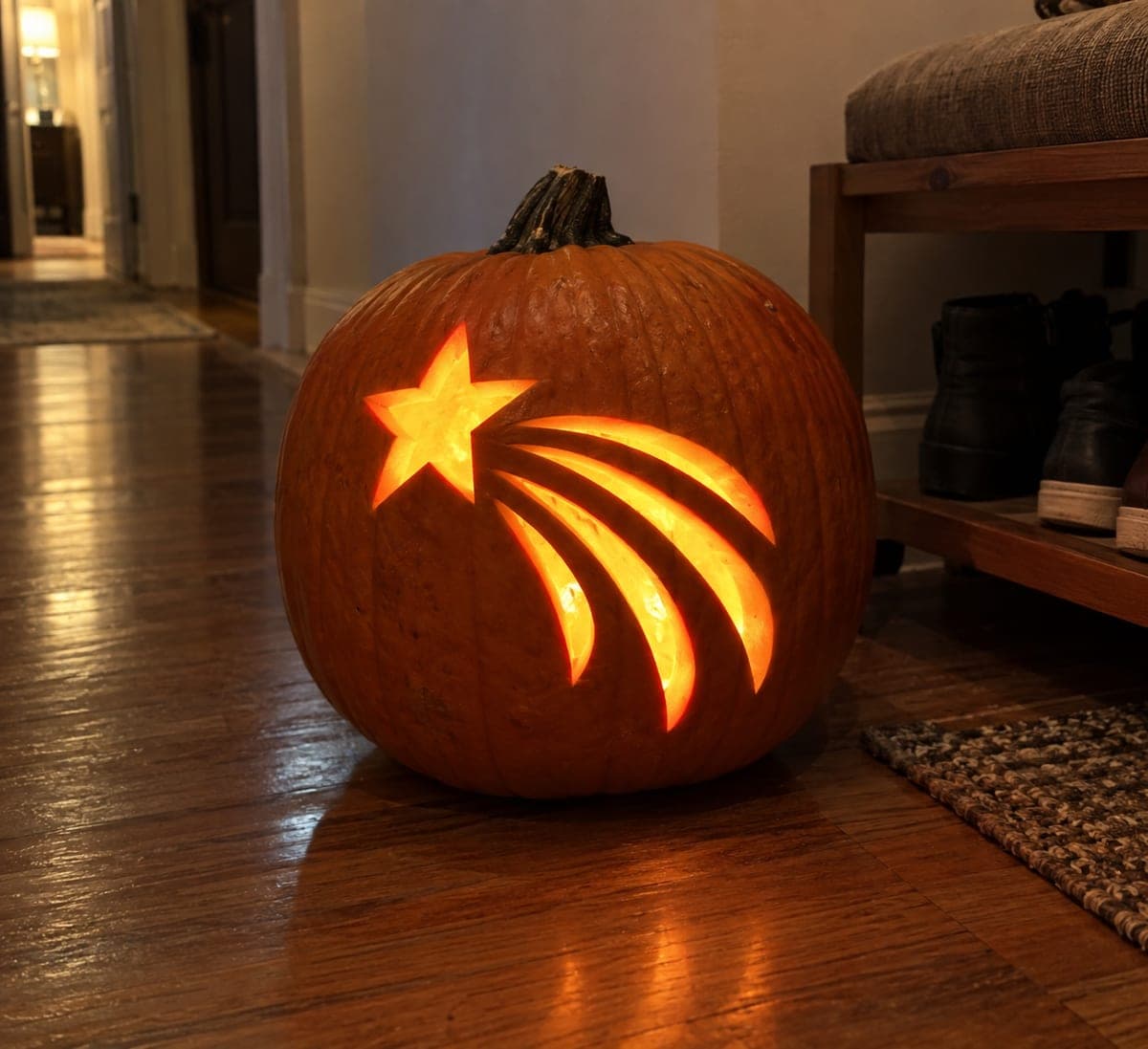Diagonal Comet Pumpkin With Star Head and Tapering Trail