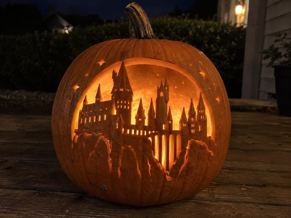 Expert Hogwarts Skyline Jack-O-Lantern With Arch