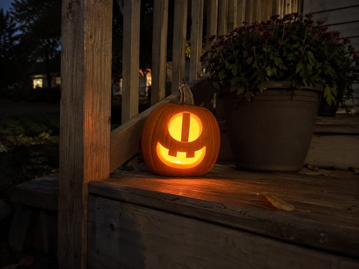 Simple Cyclops Pumpkin Carving with One Eye