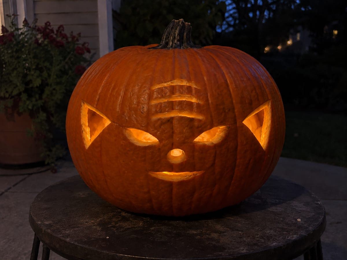 Simple Glowing Yoda Face Pumpkin Carving