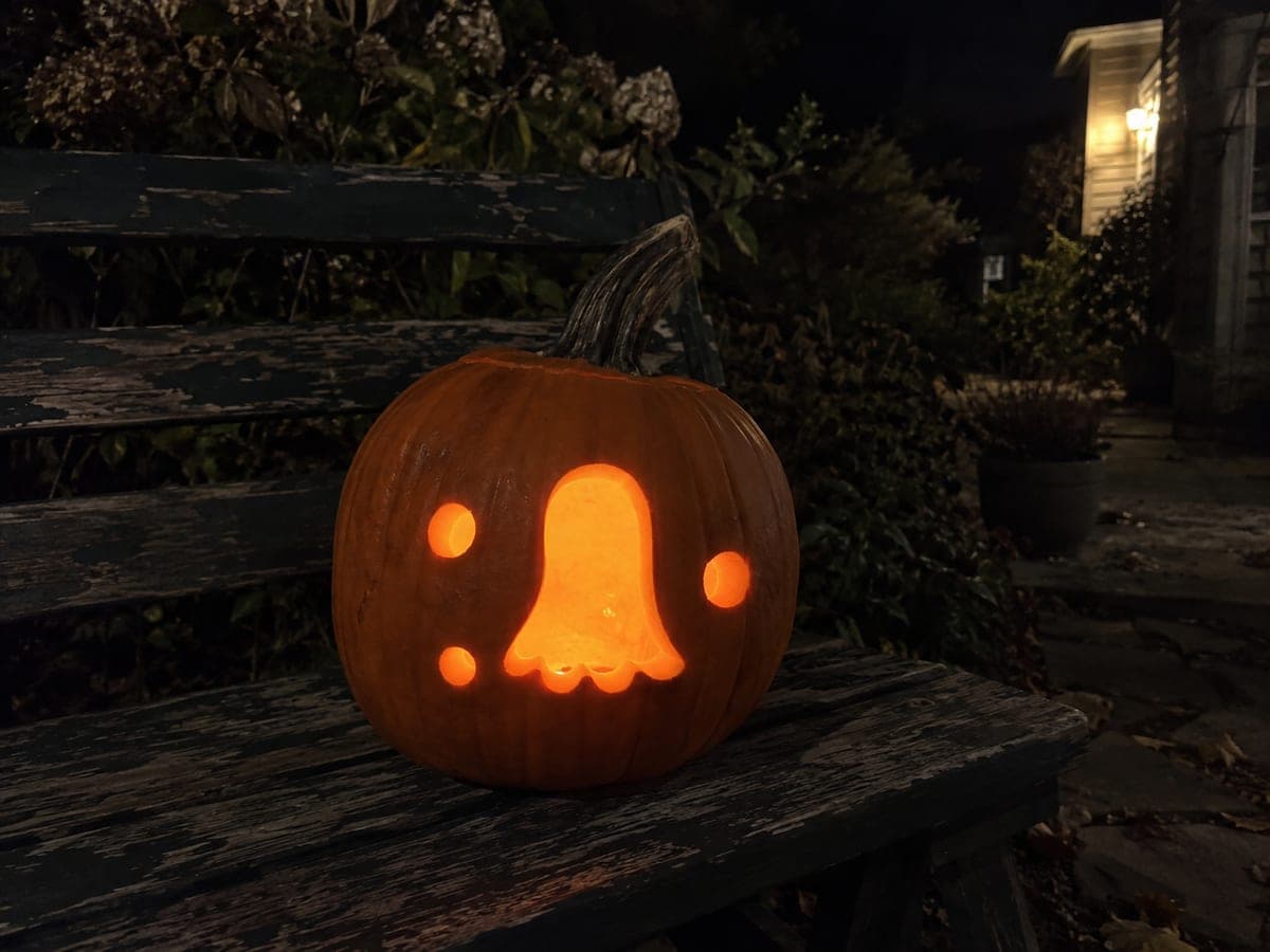 Spooky Easy Pumpkin Carving With a Glowing Cut Design