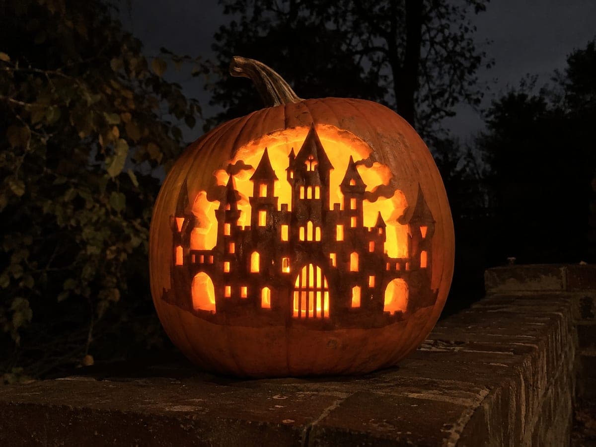 Spooky Expert Jack-O-Lantern With Dense Glowing Openwork