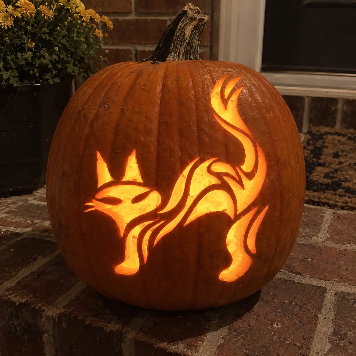 Arched Cat With a Flame-Shaped Tail Pumpkin